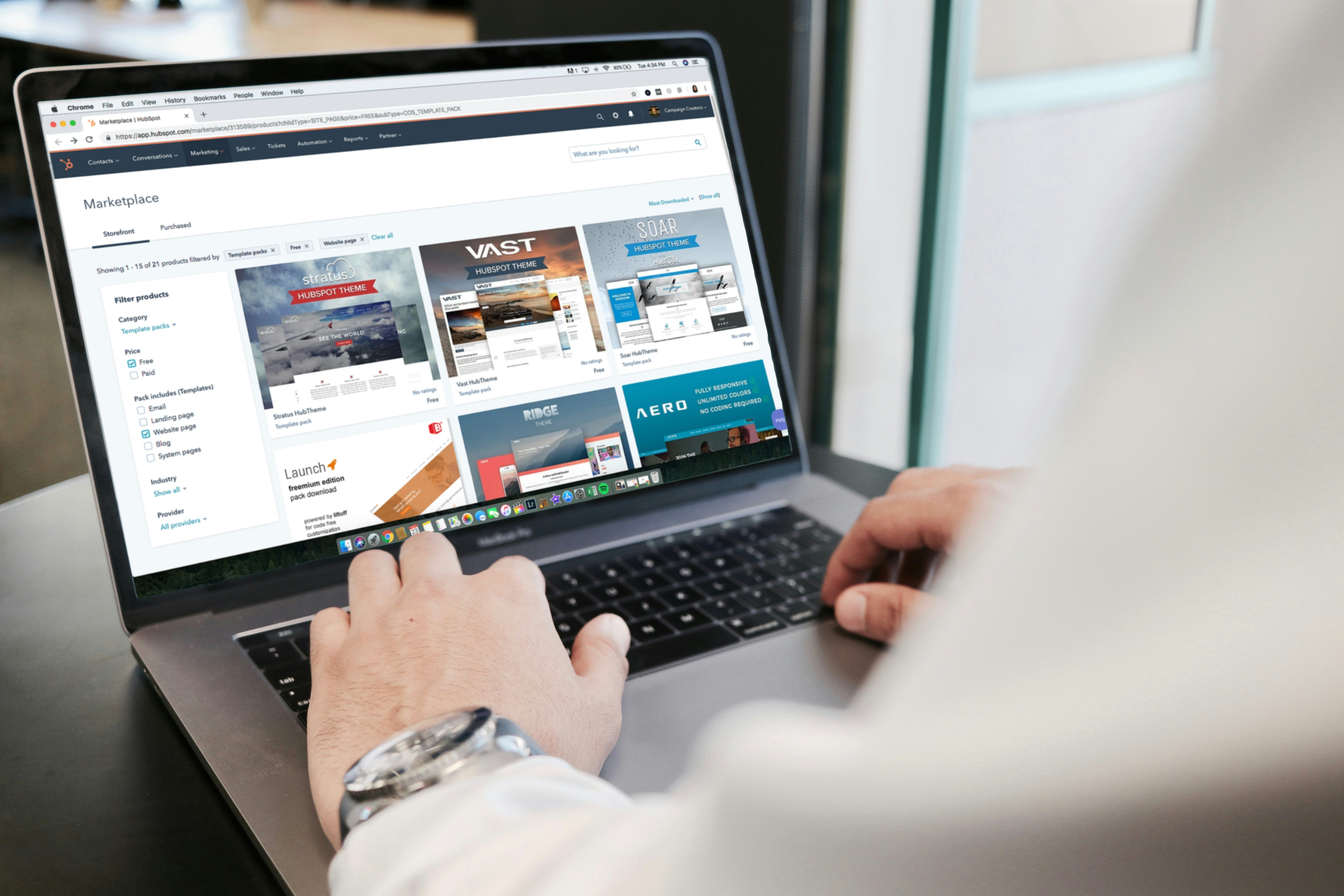 Günstige Laptops mit guter Akkulaufzeit – Die besten Modelle unter 800 € im Test (2026)