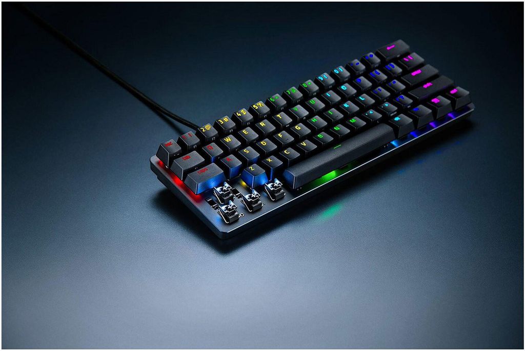 Razer Huntsman Mini Analog jetzt für 59,90 € statt 159,90 € – kompakte Gaming-Tastatur mit analoger Tastensteuerung im QWERTZ-Layout