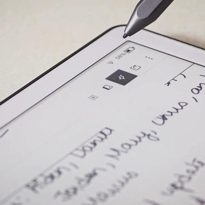 Amazon Kindle Scribe 2024 E-Reader – Display und Pen im Einsatz