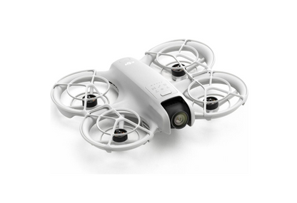 Die DJI Neo Drohne, bereit für den Flug.